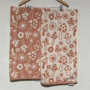 SET OF 2 Deborah Connolly Velour Bath Towels White Peach Coral Mushroom EUC